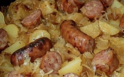 Sāļā poļu desa ar skābētiem kāpostiem un kartupeļiem