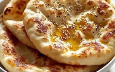 Mīksta, mājās gatavota pannas plācenīša pitas stilā