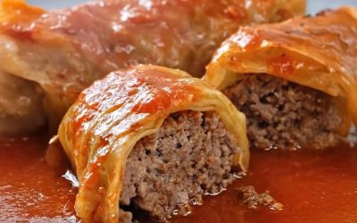 🍅 Pildīti kāposti ar gaļu un kūstošu tomātu mērci