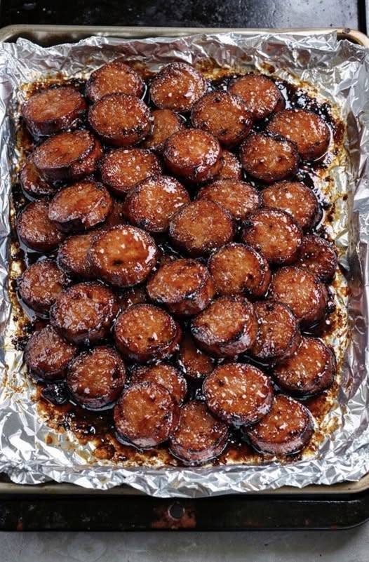 Saldie un lipīgie sukādes ķīļbasas kumosiņi