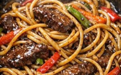 5 sastāvdaļu lēnajā plītī gatavota cūkgaļas Lo Mein