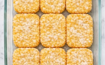 Ievietojiet cepamtraukā saldētas kartupeļu pankūkas un vēl 4 sastāvdaļas, lai iegūtu tik gardu maltīti, ka jūsu ģimene lūgsies vēl!