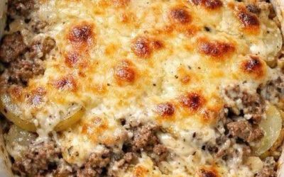 Lēnās plīts hamburgeru un kartupeļu sacepums ar 4 vienkāršām sastāvdaļām